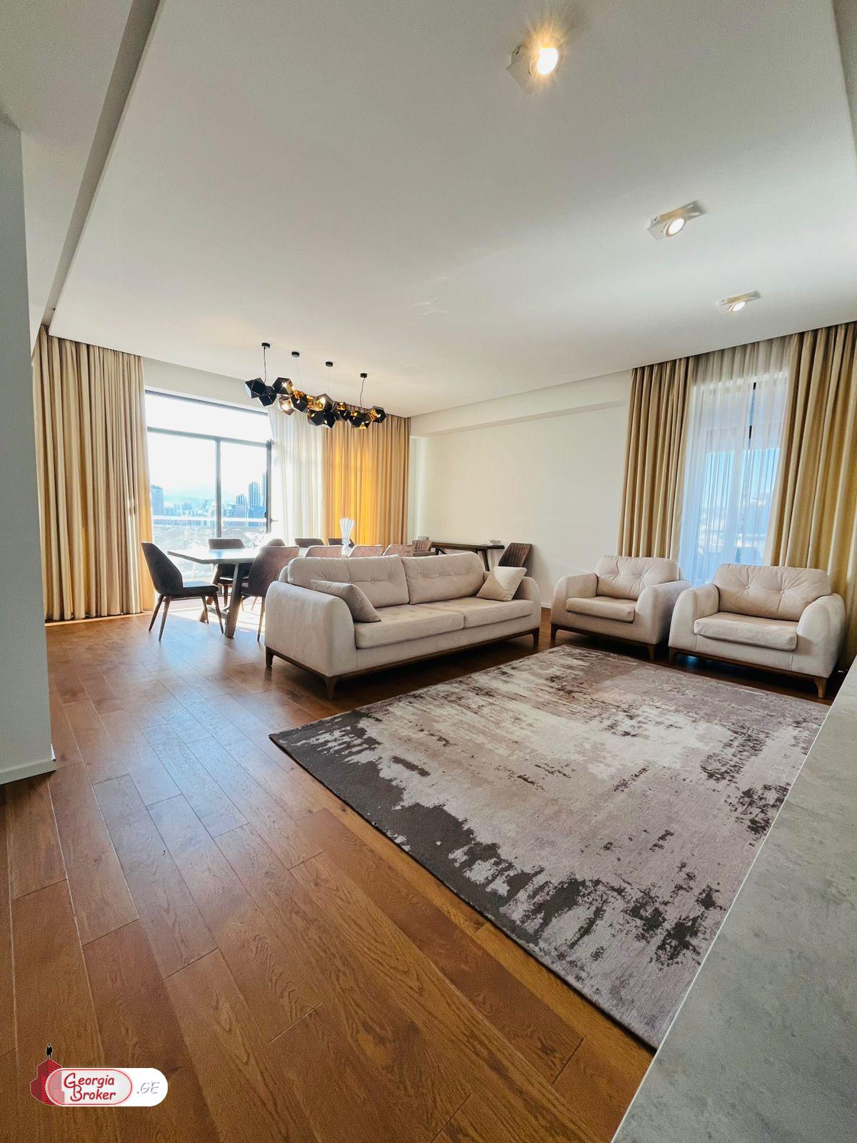 продается квартира с новым ремонтом 6-комнат